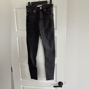 Like New ZARA Women’s Black High Rise Premium Skinny Denim, Size US 4
